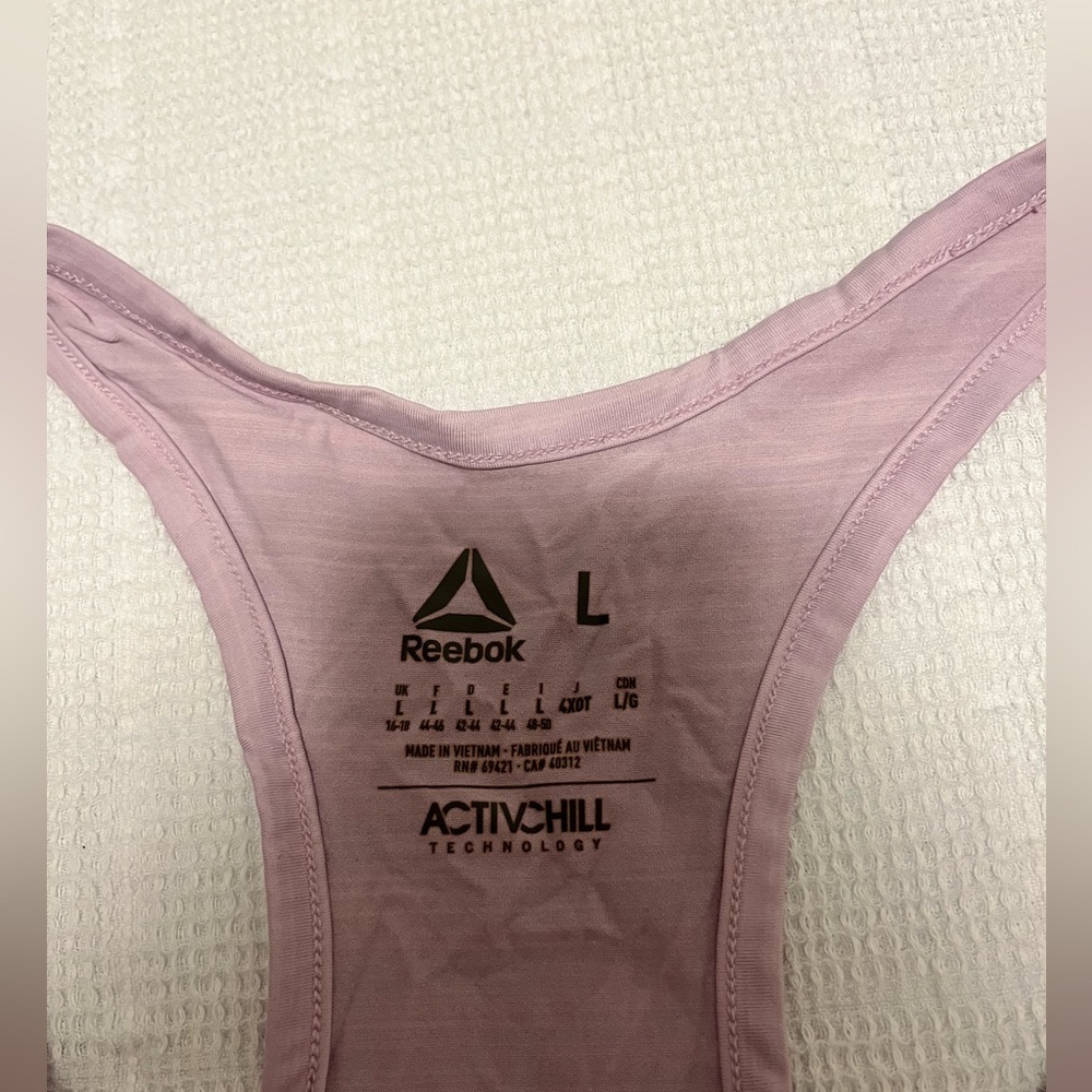 Reebok run top - Picture 2 of 2